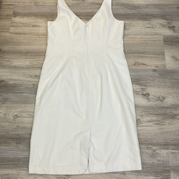 Bloomingdale’s White Waffle Fabric Sleeveless V-Neck Zip Up V-Back Midi Dress 14 - Picture 4 of 8